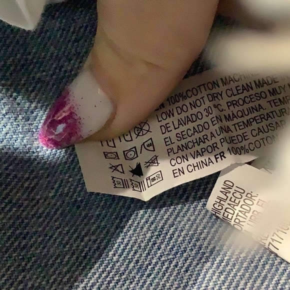 Forever21 NWT - Sz 28 - distressed short shorts - Picture 6 of 6